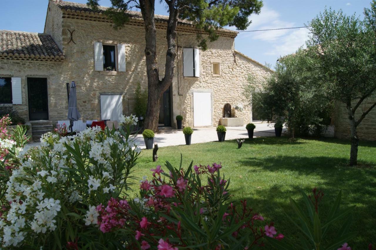 Gîtes dans Mas en pierres Robion Extérieur photo