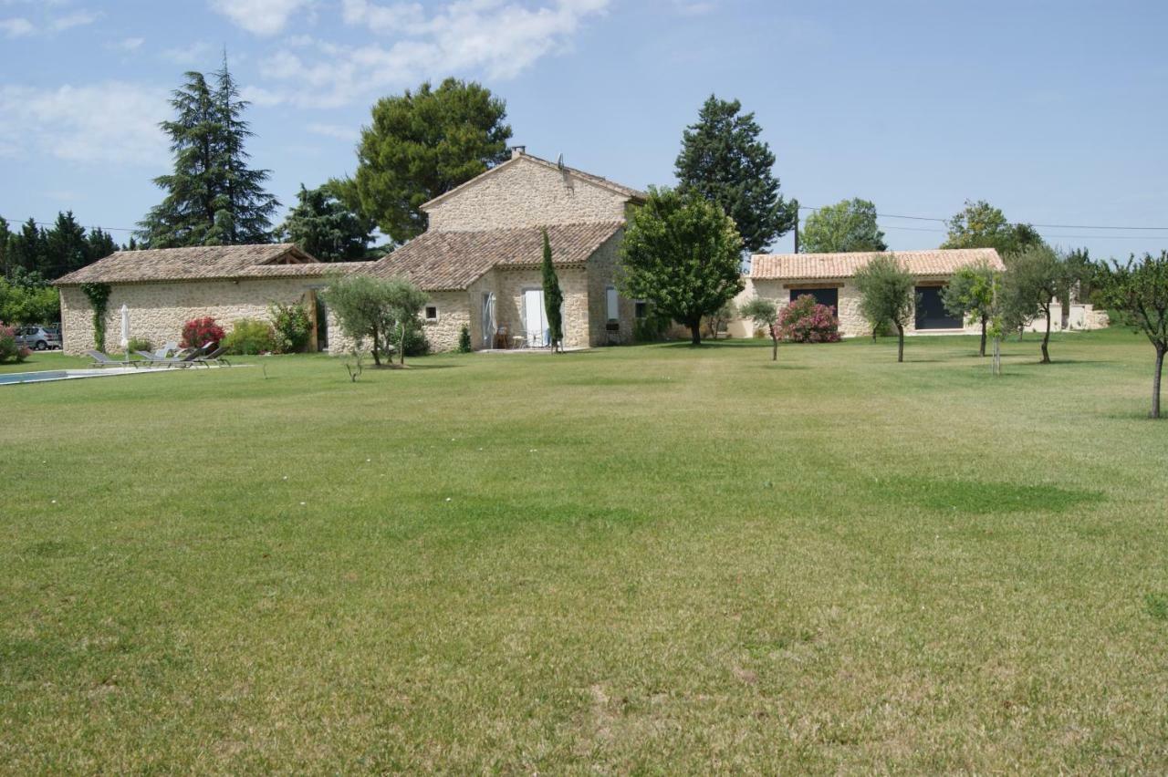 Gîtes dans Mas en pierres Robion Extérieur photo