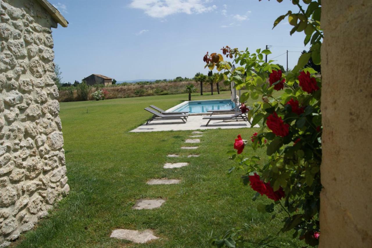 Gîtes dans Mas en pierres Robion Extérieur photo